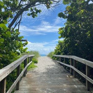 Meet your Posher, Emmanuelle